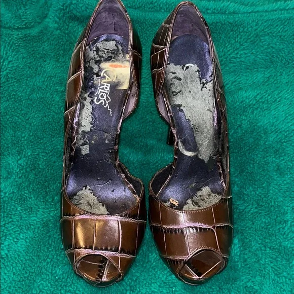 Carlos Santana Brown Croc-Embossed Heels - Picture 1 of 7